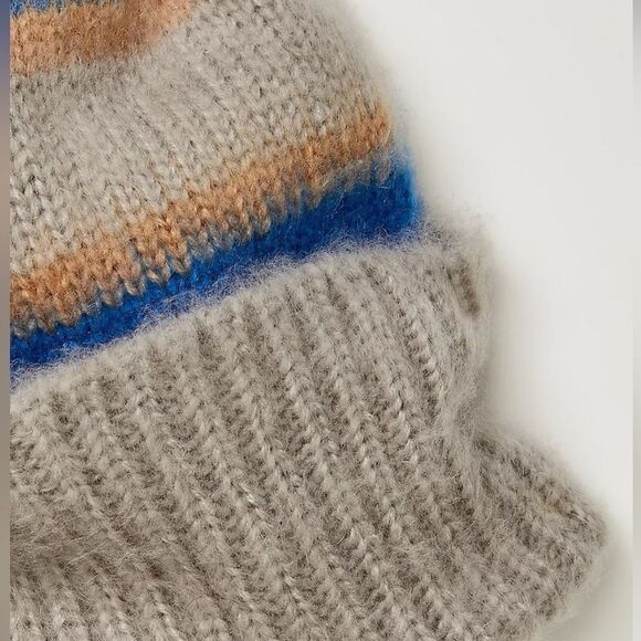 NWT Free People The Groove Stripe Beanie in Sunny Stripe - Picture 4 of 6